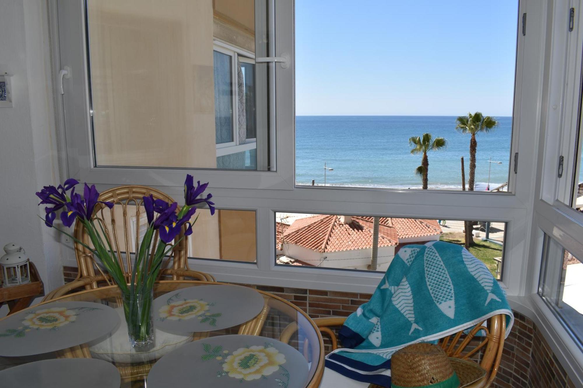 Апартаменти Fantastic Studio - Beachfront Торрокс Екстер'єр фото