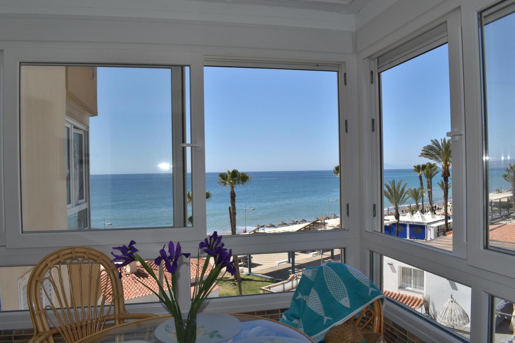Апартаменти Fantastic Studio - Beachfront Торрокс Екстер'єр фото